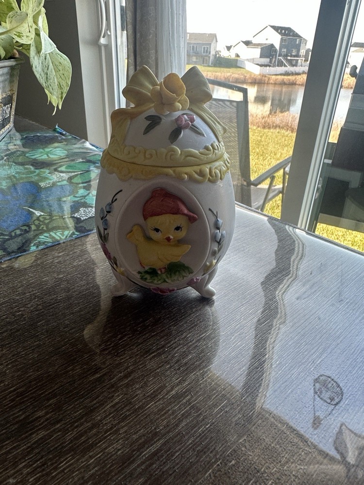 Vintage Lefton Bisque Porcelain Easter Egg Trinket Box.This hand-painted ceramic