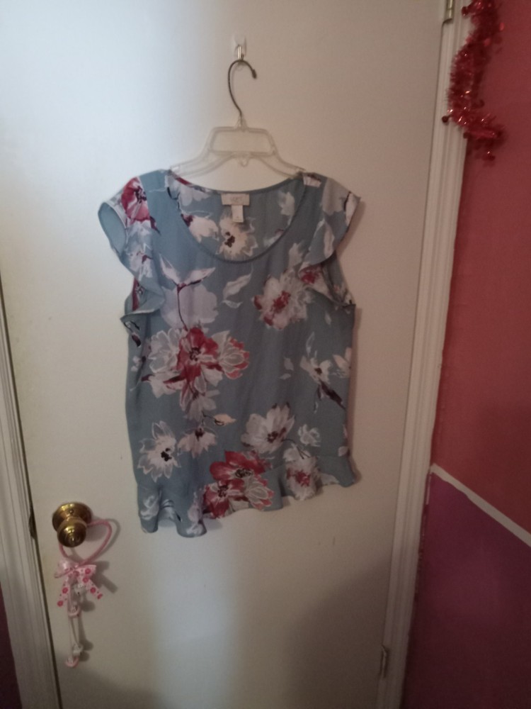Women's Size M Blue Floral Flutter Sleeve LOFT Blouse