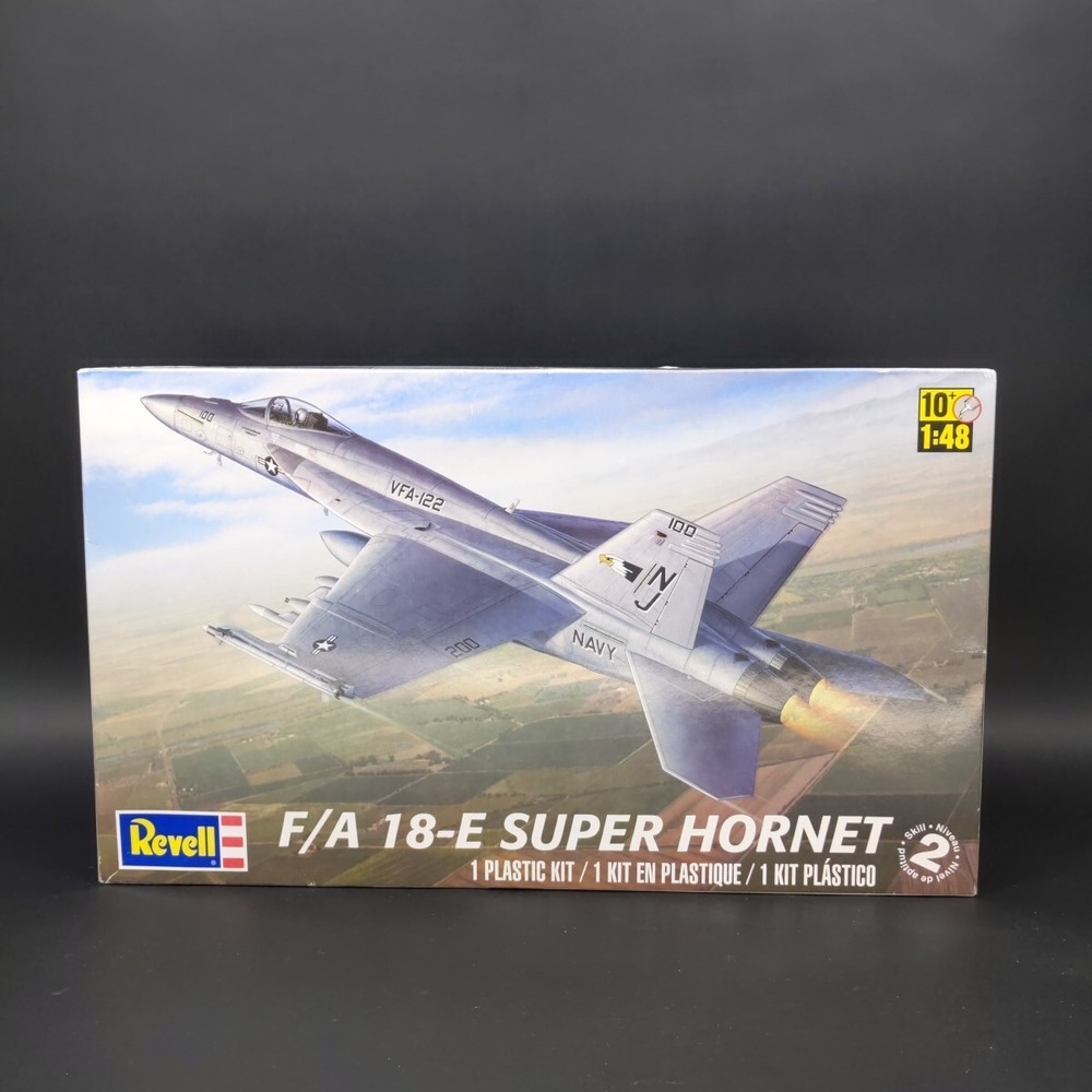 Revell F/A 18-E Super Hornet Top Gun Plastic Airplane Kit 1:48 Scale