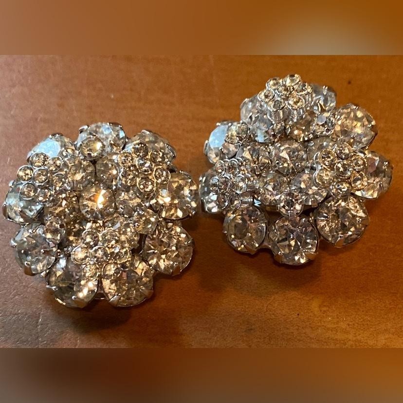 Vintage Weiss Rhinestone Flower Clip On Earrings Silver Tone Signed Pair 1” Vtg