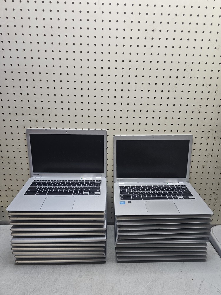 Lot of 23 Toshiba CB35-B3330 Chromebook 2 Laptop - Celeron N2840 - 2GB RAM- Read