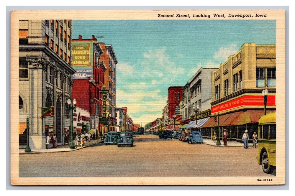 Davenport Iowa IA Second Street Looking West Posted 1946 Linen Postcard