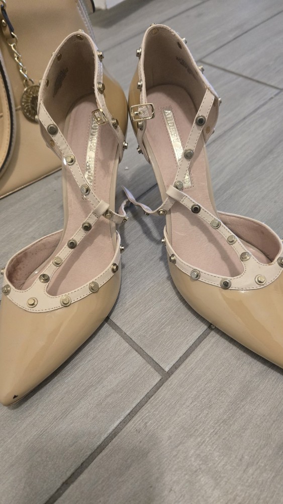 Audrey Brooke ABBIE 3-Inch Beige Striped Heel Pump in Size 9M