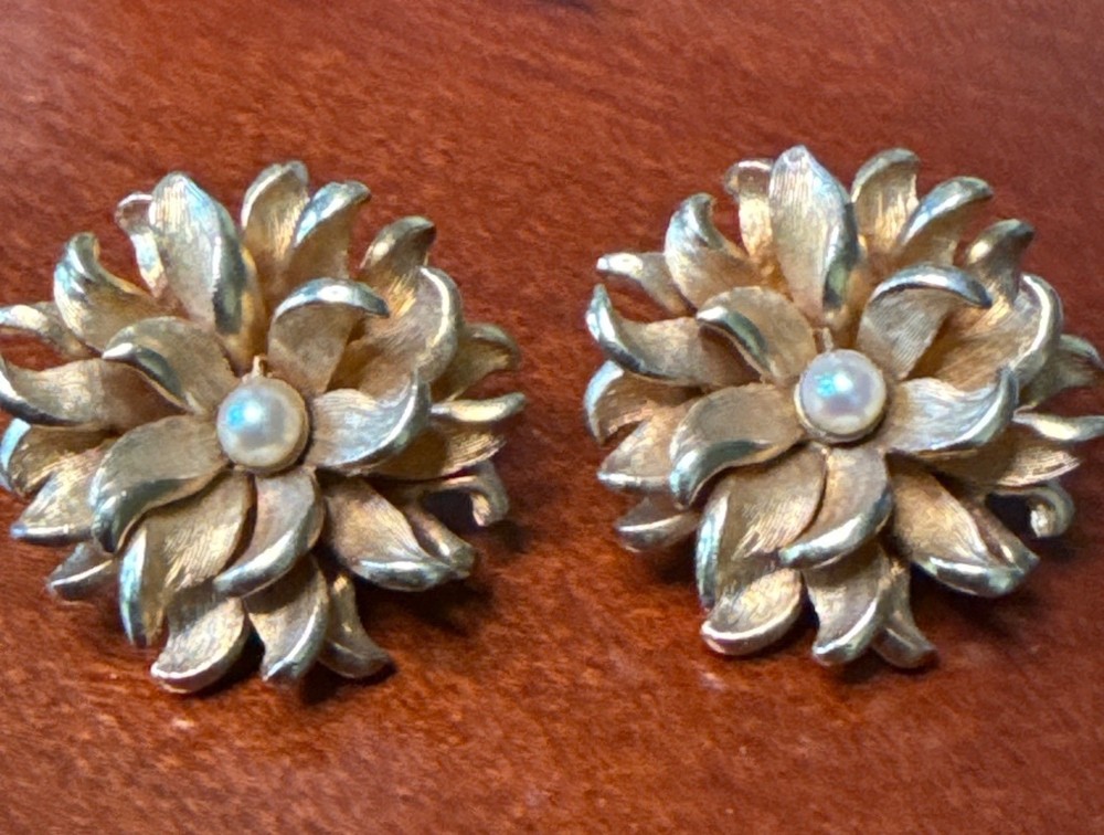 Vintage Boucher Gold-Tone Clip-On Flower Earrings Faux Pearl Center