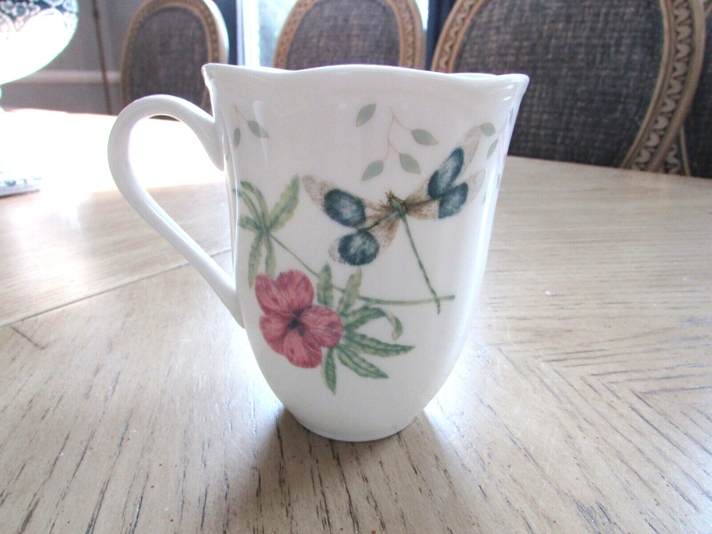 Lenox Butterfly Meadow Coffee Tea Mug Dragonfly Pattern Louise LeLuyer