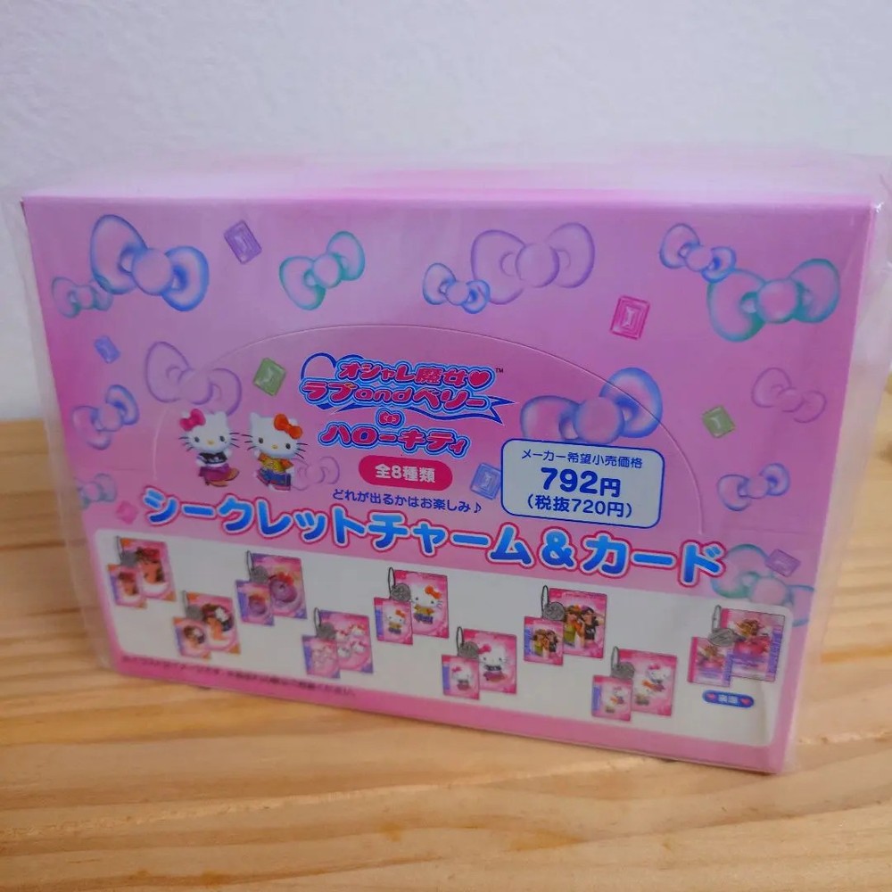 HELLO KITTY Oshare Majo Love and Berry Trading Cards & Charms Complete Set of 8