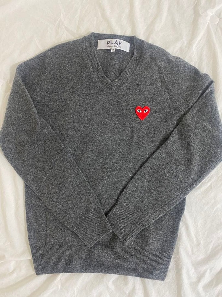 PLAY COMME des GARÇONS Gray V Neck Wool Sweater Medium Used Spring Fashion