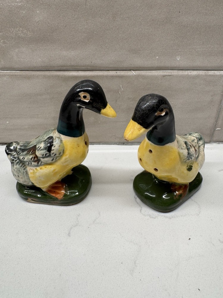 Vintage Ceramic Ducks Geese Made in Japan Salt Pepper Shakers w/ Corks