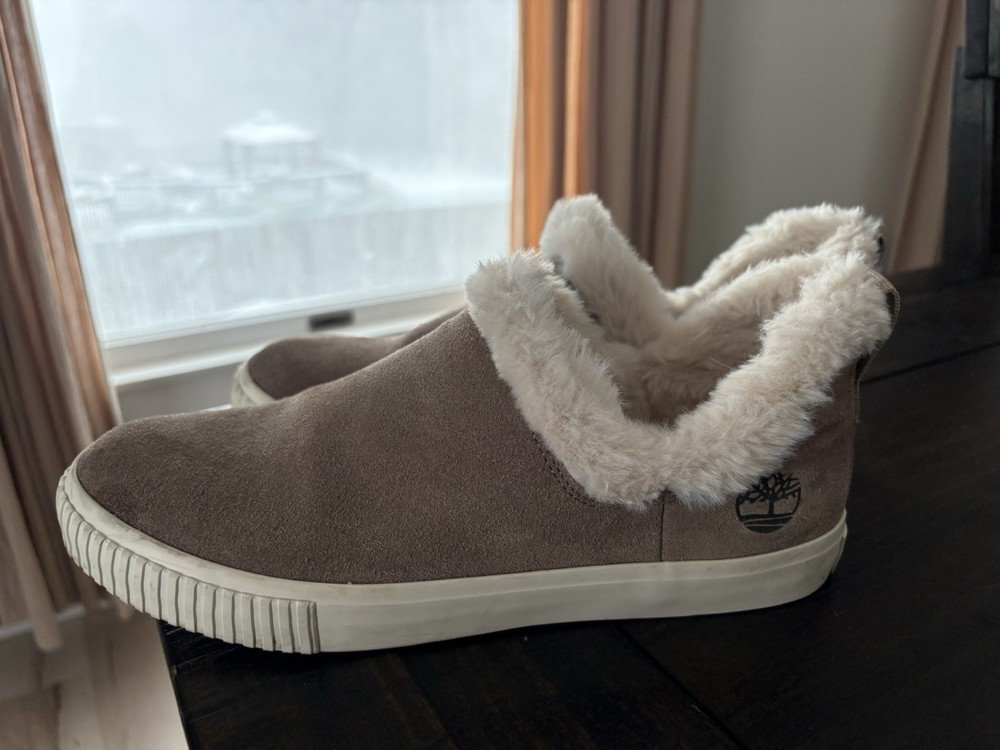 Women’s Timberland Faux Fur Lined Skyla Bay Taupe Color Slip On Size 8.5