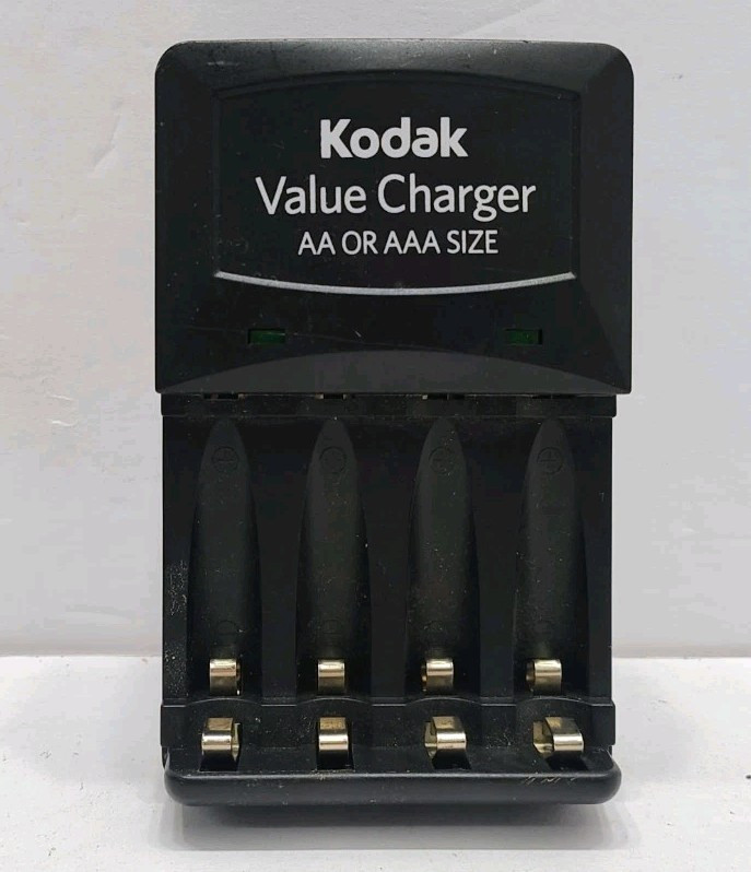 Kodak AA & AAA Value Charger For Rechargeable Batteries, Model K620