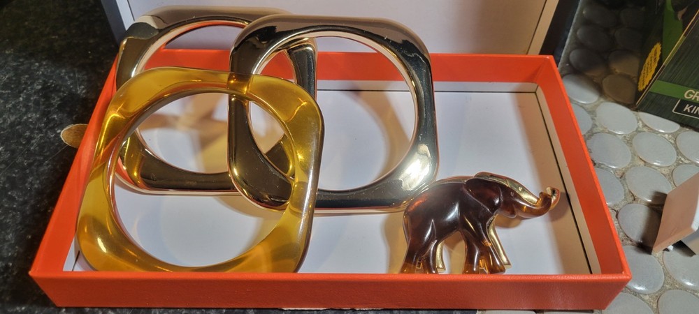Vintage Liz Claiborne Elephant Tortuous She'll Gold Tone Broach And Bangles