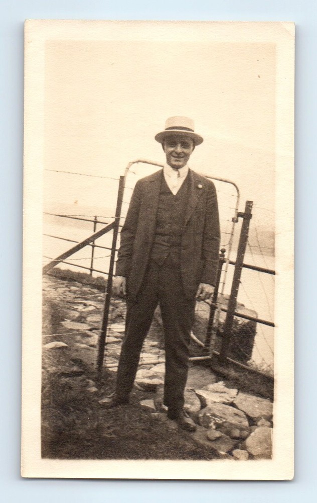 Old Vintage Photo MAN IN SUIT AND HAT STANDING BY FENCE GATE ANTIQUE SNAPSHOT