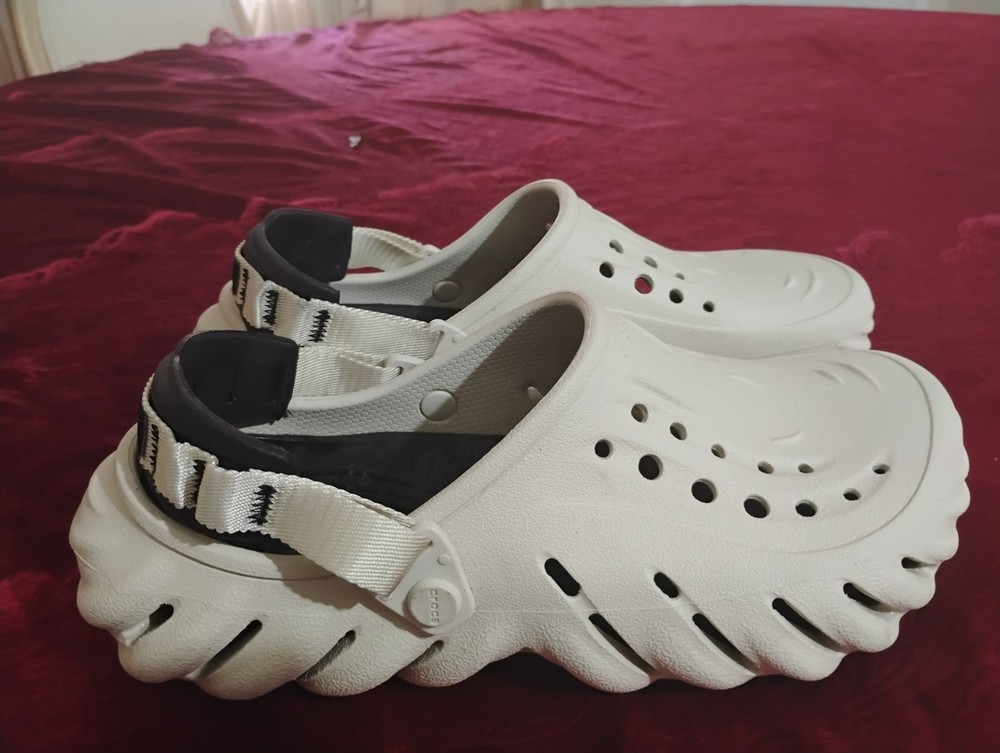 CROCS Echo Clog Bone/Black 207937-2YJ Mens Size 8 Womens Size 10