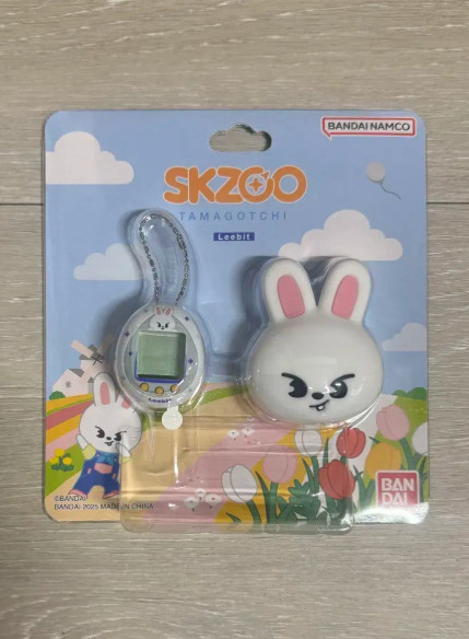 Stray Kids SKZOO Leebit TAMAGOTCHI & CASE SET Bandai NEW