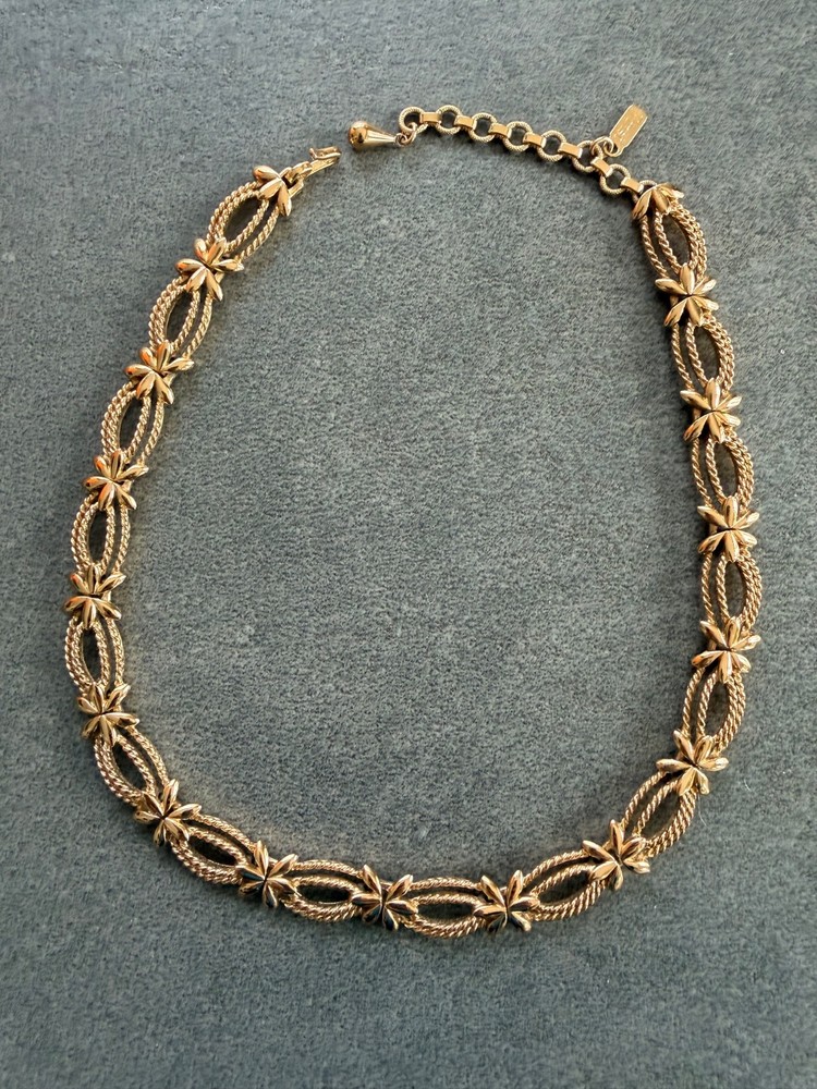 Monet Gold-Tone Necklace Textured Rope Links Starburst Motifs Vintage