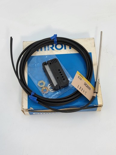 Omron E32-DC200B Photoelectronic Switch Unit - New