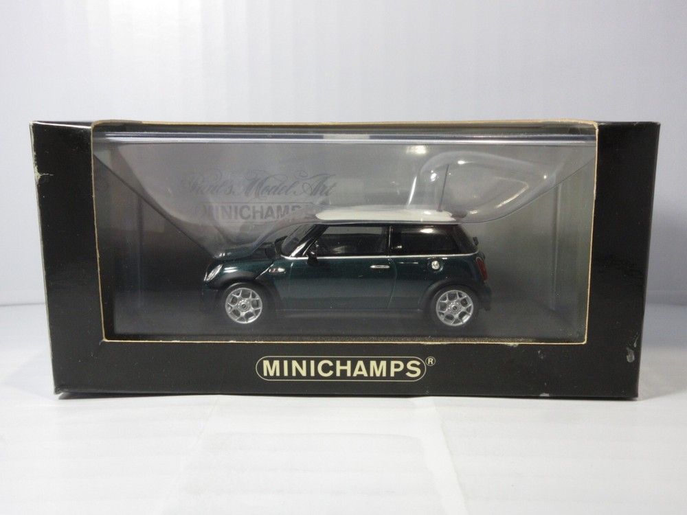 1:43 MINICHAMPS Mini Cooper S 2002 British Racing Green Metallic Model Car