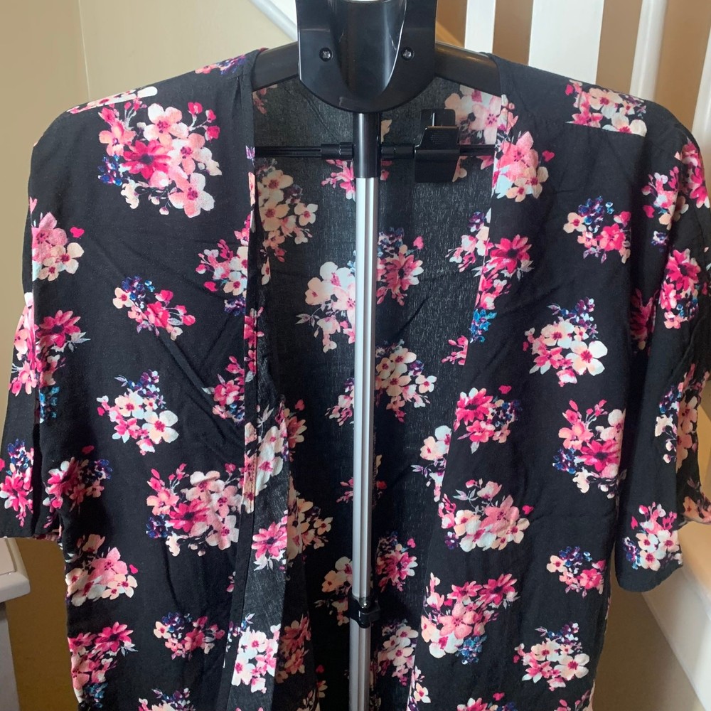 LuLaRoe Black Floral Kimono Small Women's