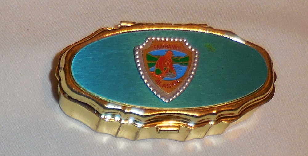 1 Fiarbanks Alaska Mini Sewing Kit Souvenir Pill Box Trinket