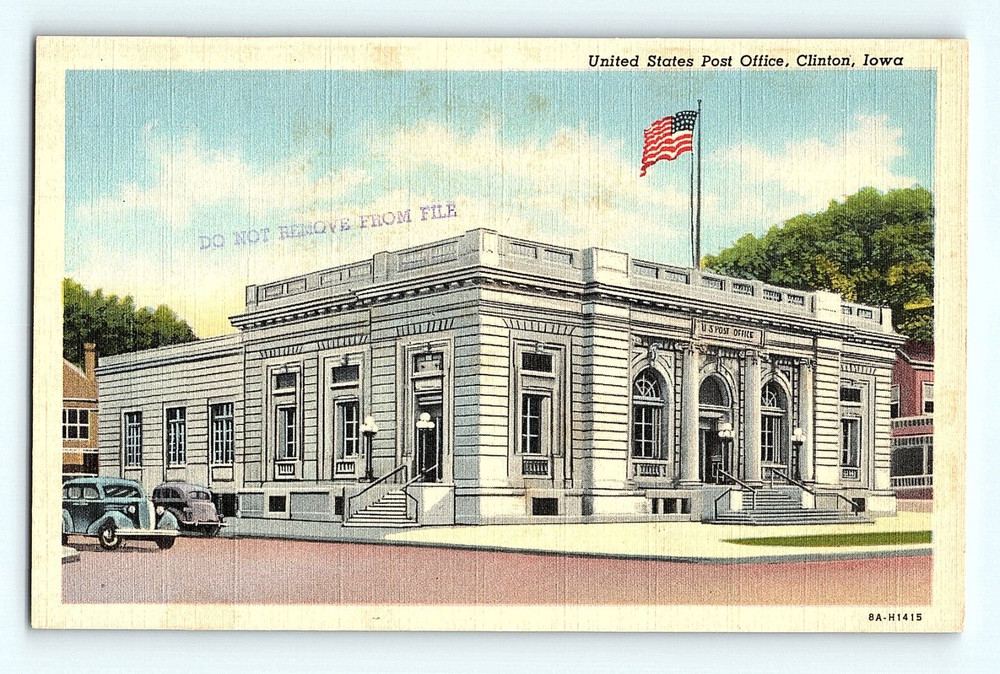 United States Post Office Clinton Iowa Public Building Street View Postcard G3