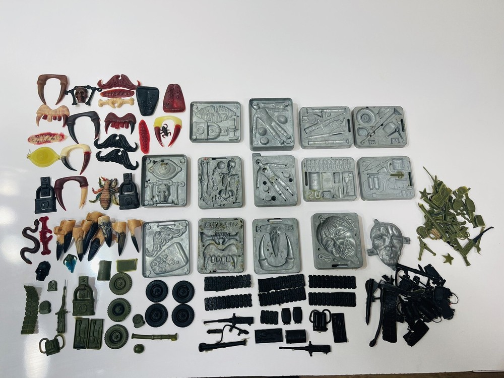 Lot of 14 Pc. Mattel 1966 Thing Maker Scary Monster Molds Fighting Men Creations