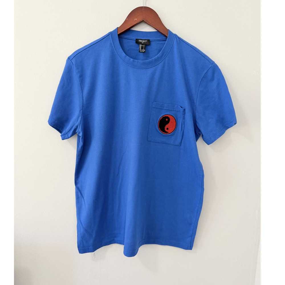 Forever 21 Men's Blue Yin Yang Patch Pocket T-Shirt Crew Neck Jersey Size M