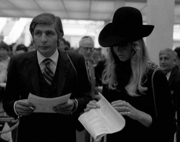 Gunter Sachs at Long Champs Grand Prix on October 6 1968 in Paris - Old Photo 5