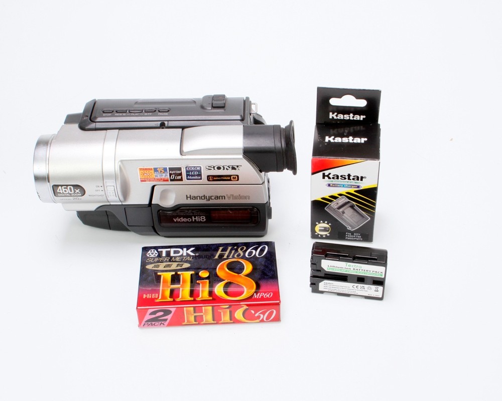 Sony CCD-TRV108 Handycam Hi8 Camcorder (Silver)