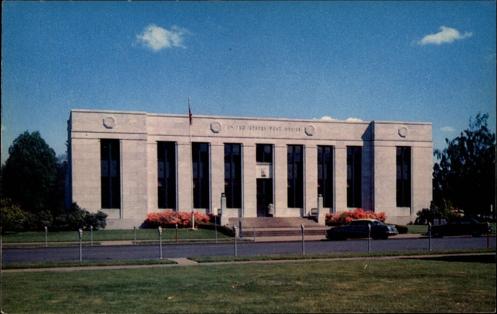 Post Office Salem Oregon ~ Capitol City ~ 1950s cars ~ unused vintage postcard