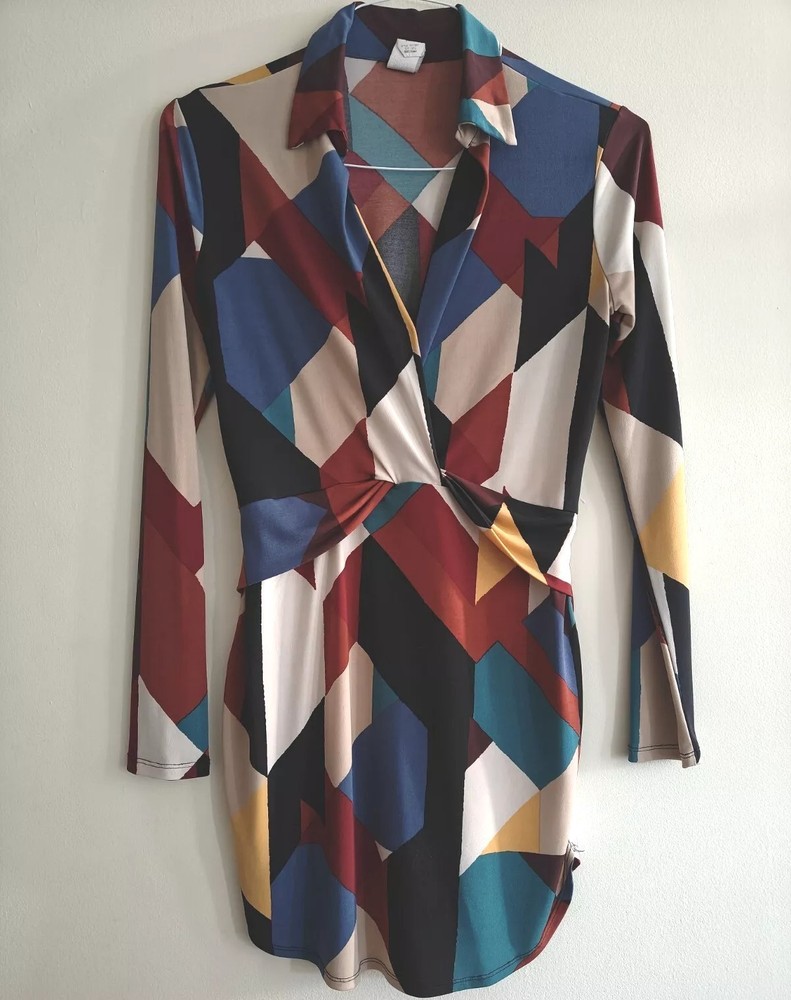 Fashion Nova Women's  Mini Shirt Dress Colorful Geo Print Deep V Collared Medium