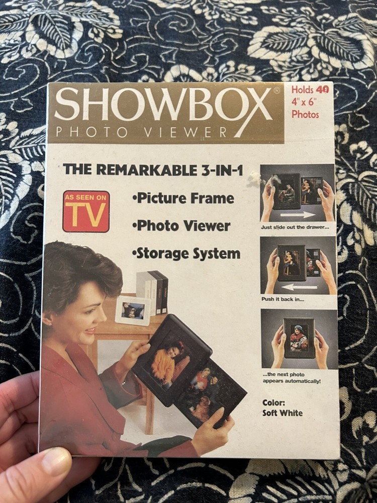SHOWBOX 3-in-1 Photo Viewer/Frame Storage Holds (40) 4