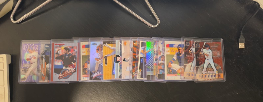 Mike Piazza Baseball Card Lot 17 Cards Dodgers Mets Inserts Parallels HOF