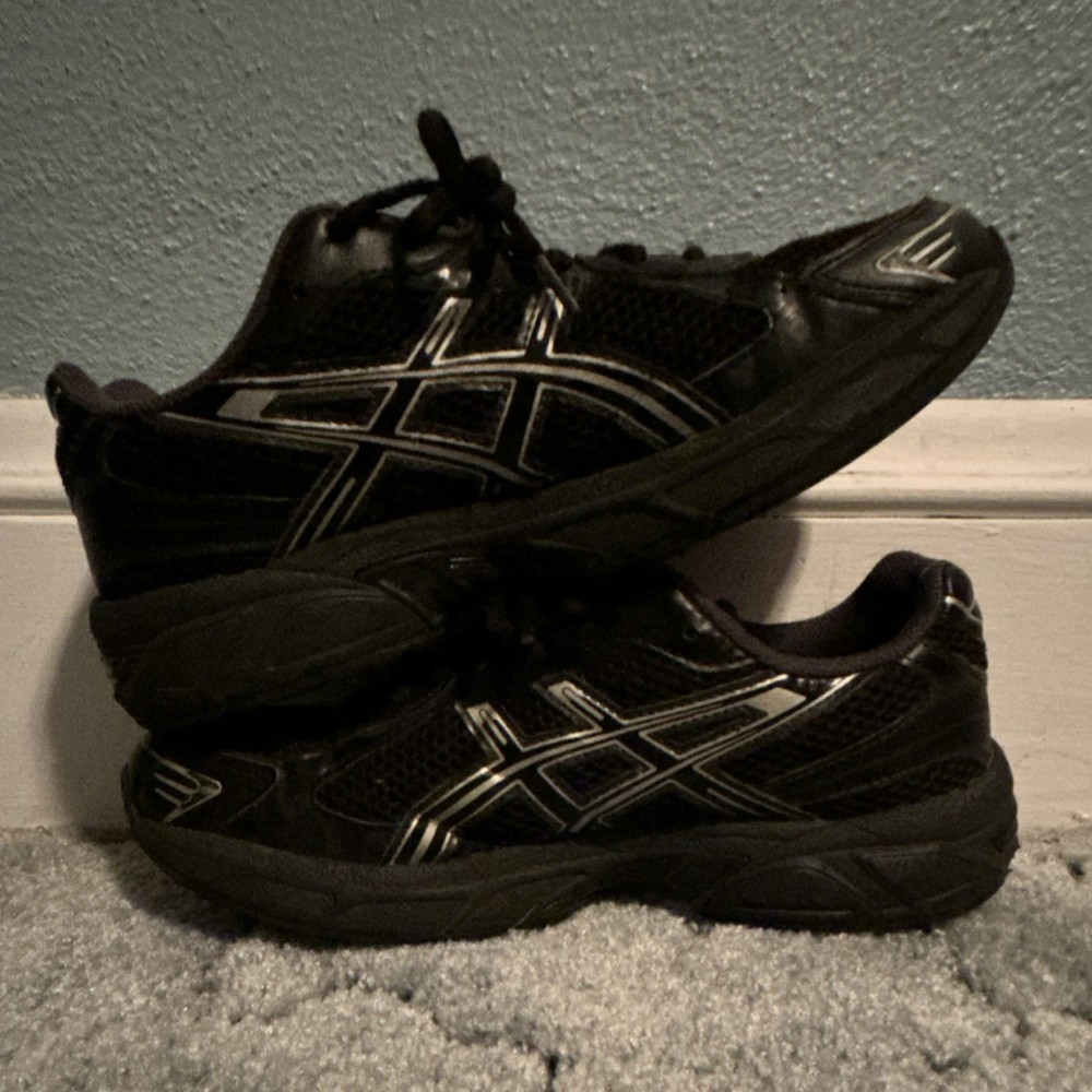 ASICS GEL-1130 Pure Black Silver🪙⚫️ Size 7/no box/slightly used 🚨🚨🚨‼️‼️