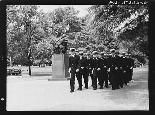 Photo:Annapolis, Maryland. Midshipmen, U.S. Naval Academy