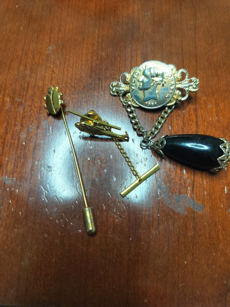 Victoria Gratia Retro Art Deco Style 1964 Coin & Sim Onyx Pendant With Others