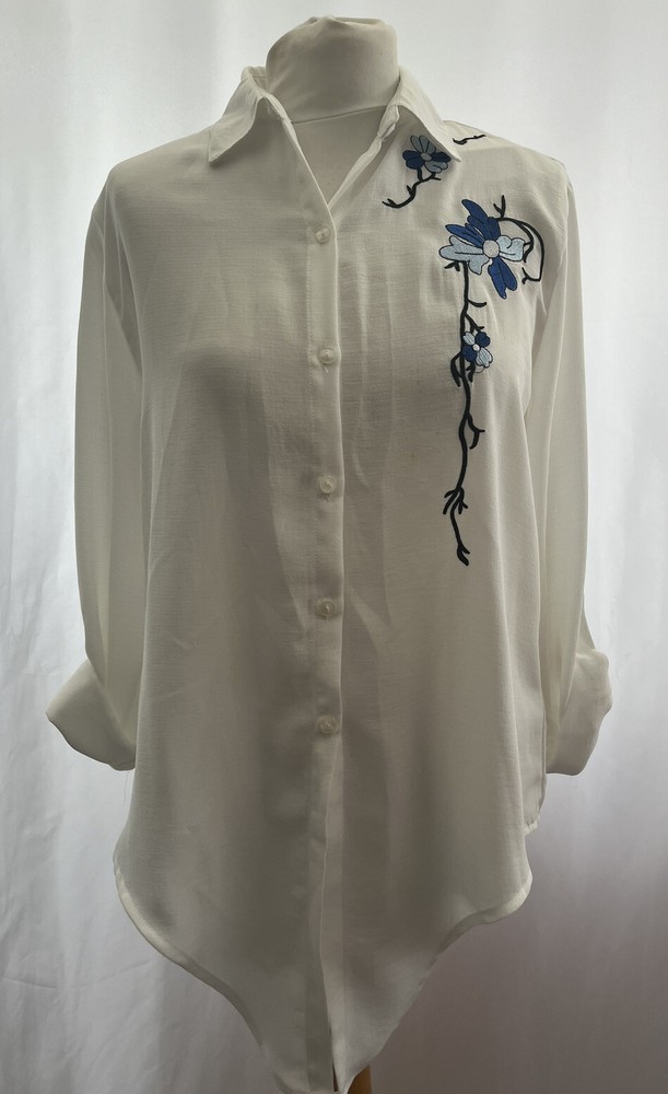 Women's White Embroidered Long Sleeve Blouse Size Medium 14