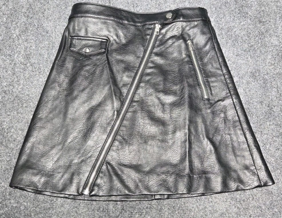 Women's Size 2 H&M Divided Faux Leather Mini Skirt