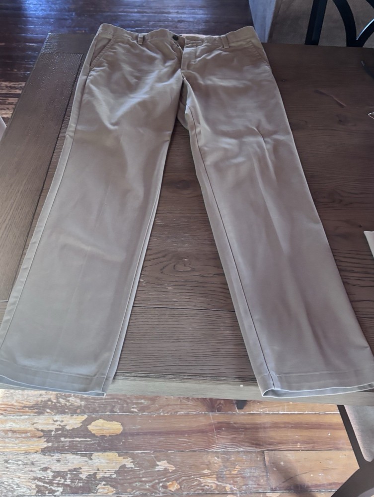 Dockers Men's Beige Chino Straight Leg Flat Front Casual Easy Khaki Pants 34