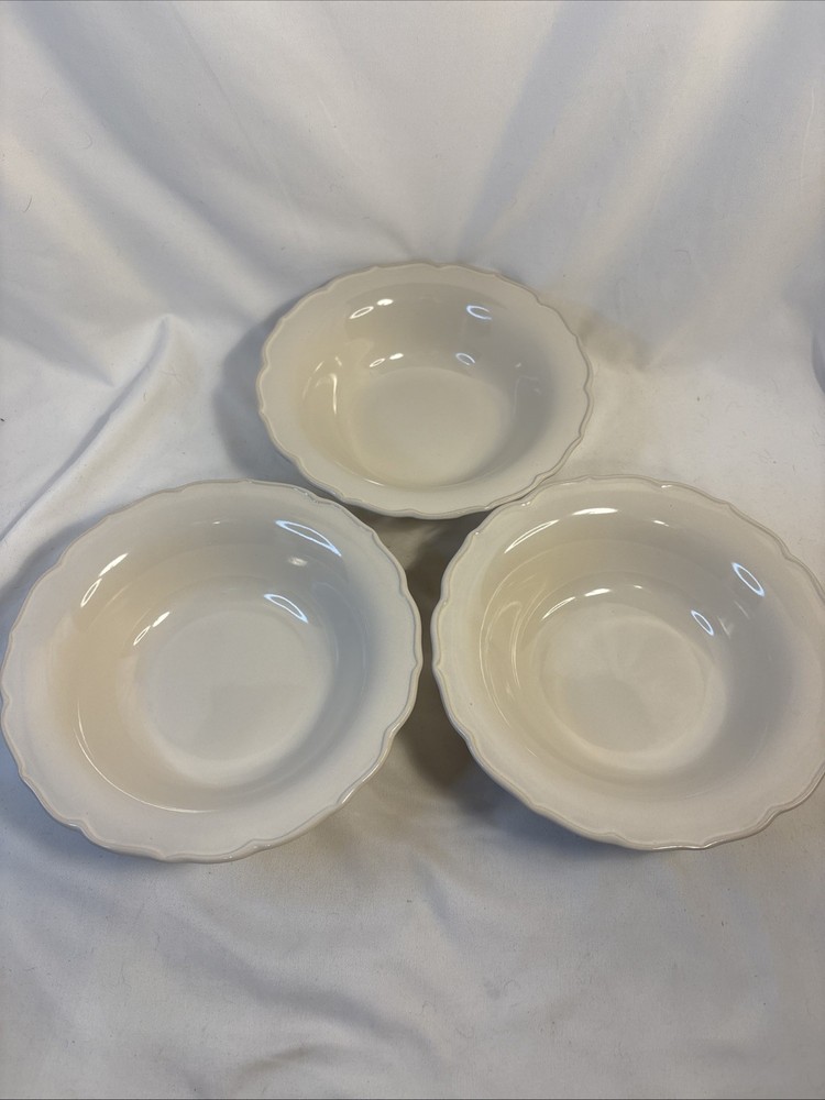 Set Of 3 Pioneer Woman 8” Solid Cream Color Cereal Bowls With Scalloped Edges
