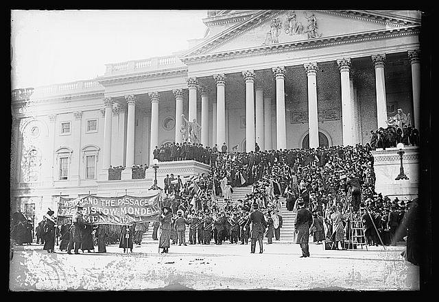 Photo:Washington D.C. 1917 Suffragettes U.S. Capitol Women's Vote Rally