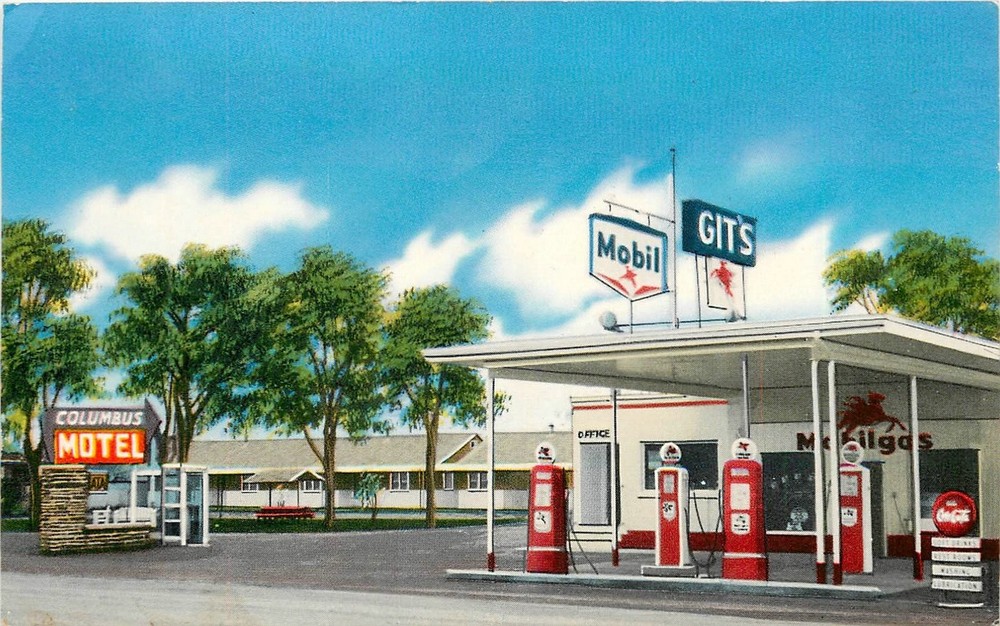 1950s Columbus Montana Motel Gas pumps Station occupation Postcard 26-3657