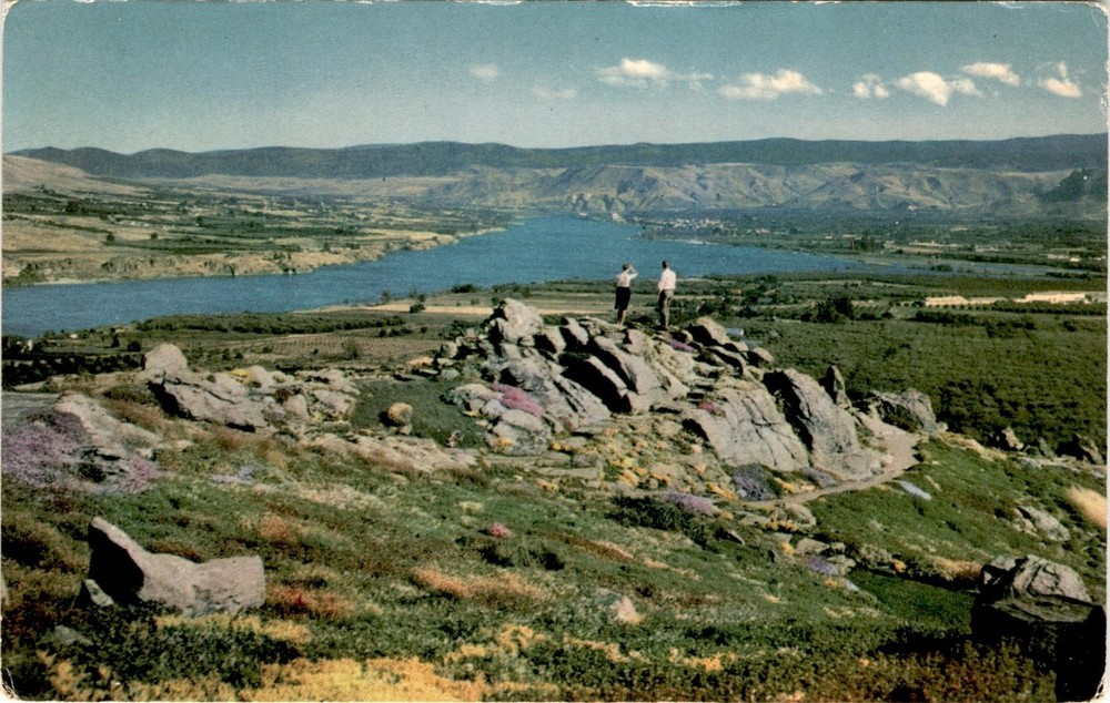 Wenatchee Valley, Washington, Apples, Union Oil Company, Gasoline, U.S Postcard