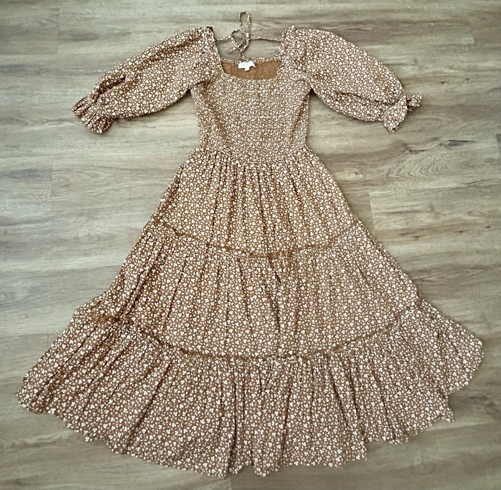 Ivy City Co S Madeline Brown Amber Floral Smocked Dress Size Small EUC