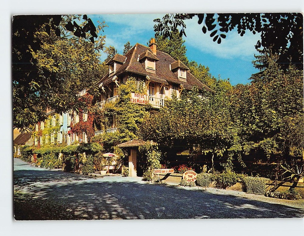 Postcard Hotel de Cro Magnon Les Eyzies France
