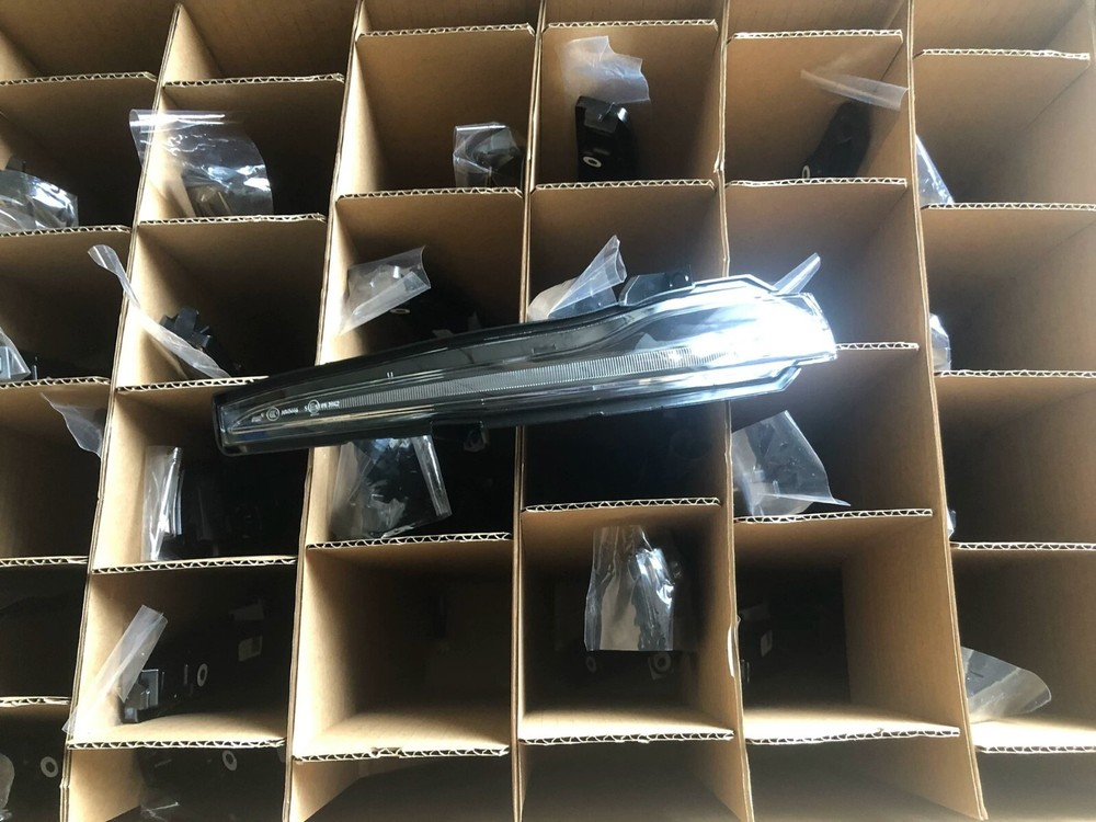 OEM Mercedes C E S GLC Left Black Mirror Turn Signal Indicator Light Lamp