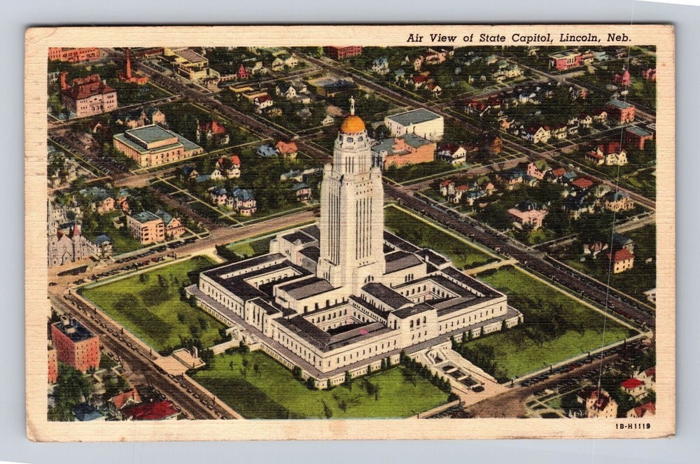 Lincoln NE-Nebraska, Aerial of State Capitol, Antique Vintage c1946 Postcard