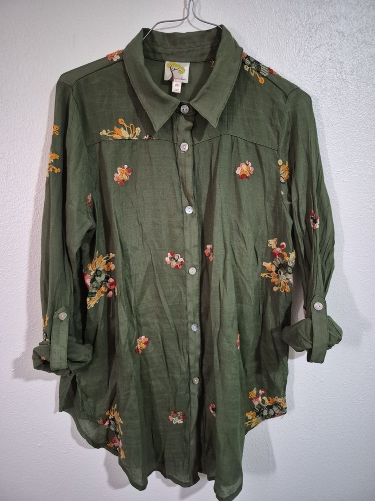 Anthropologie Fig & Flower M Floral Embroidered M Roll Tab Sleeve Coastal
