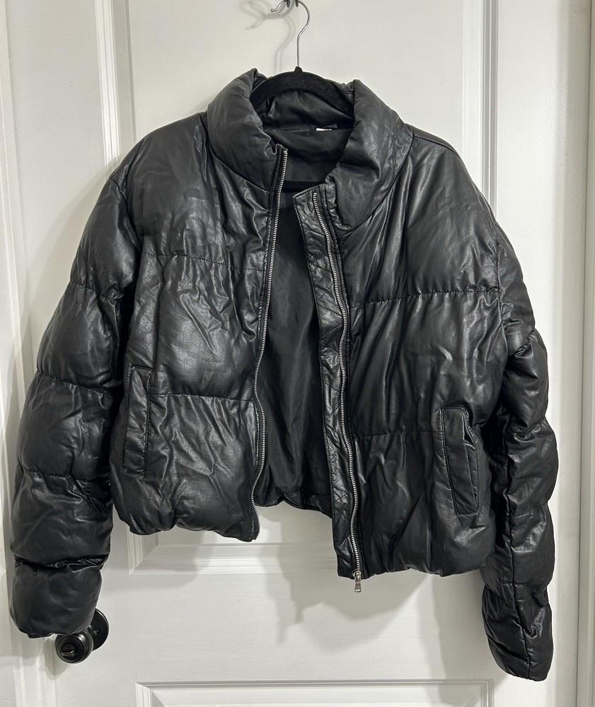 Double Zero Faux Leather Puffer Jacket SZ L | Cropped, Zipper Front, Black