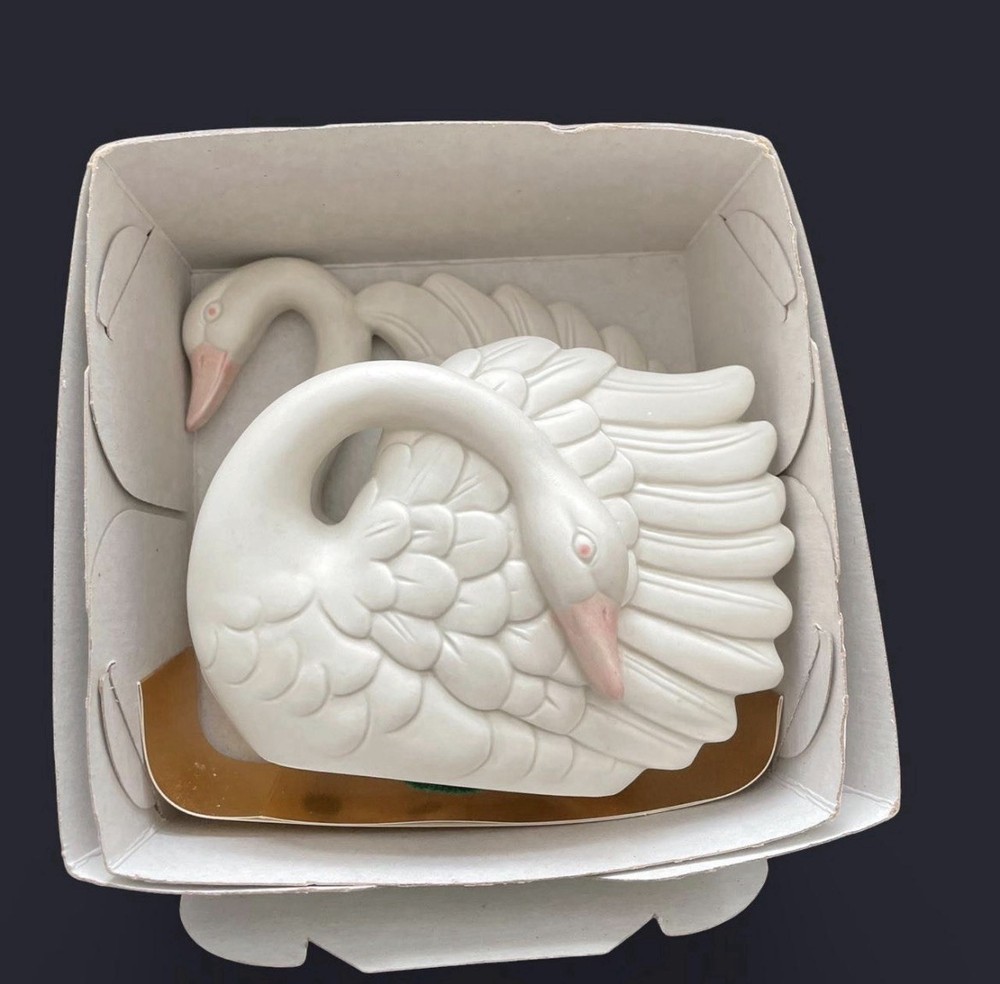 Fitz and Floyd Vintage Two Ceramic Swan Towel Holder