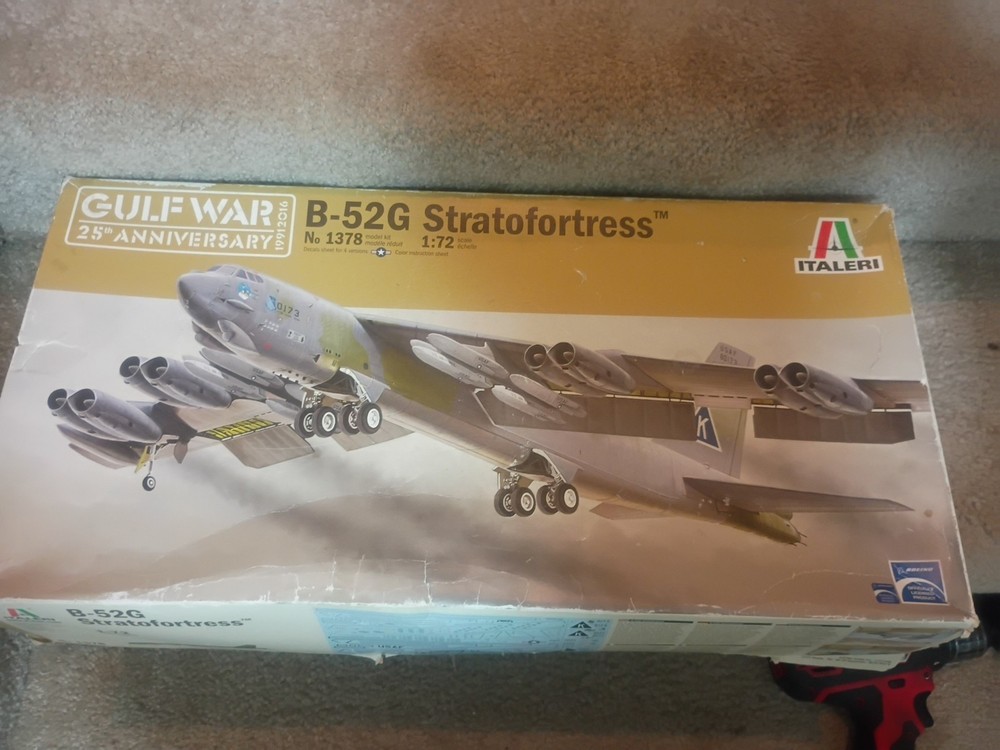 Italeri B-52G Stratofortress 1:72 Model Kit #1378 Gulf War 25th Anniversary~